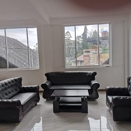 Traveler'S Choice Hotel Nuwara Eliya Bagian luar foto